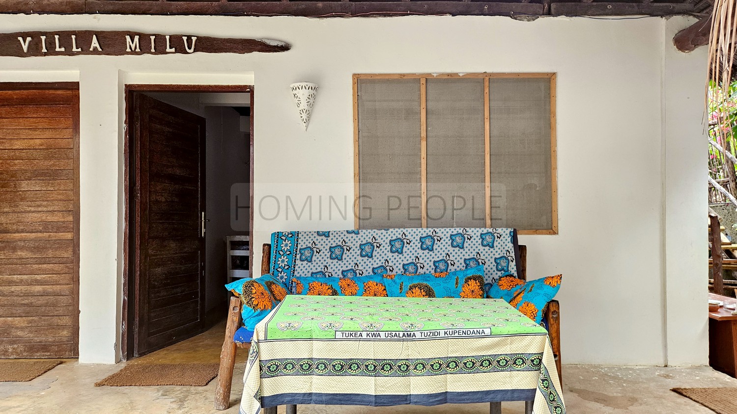 Casa independiente con dos apartamentos, terraza y pequeño jardín... a 15 metros de la playa!