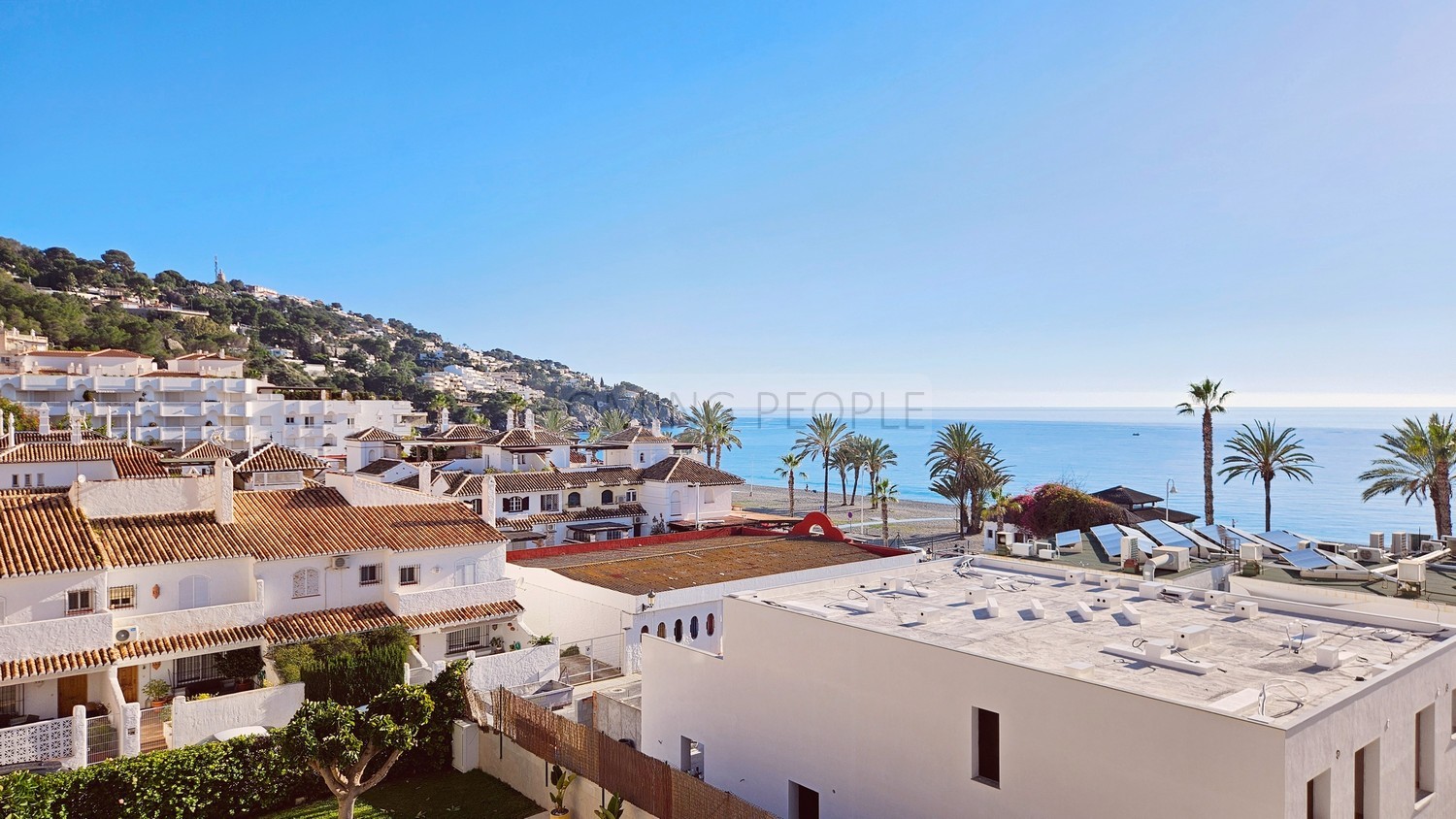 Appartement sympa: En première ligne de mer, avec grande terrasse... et garage privé !