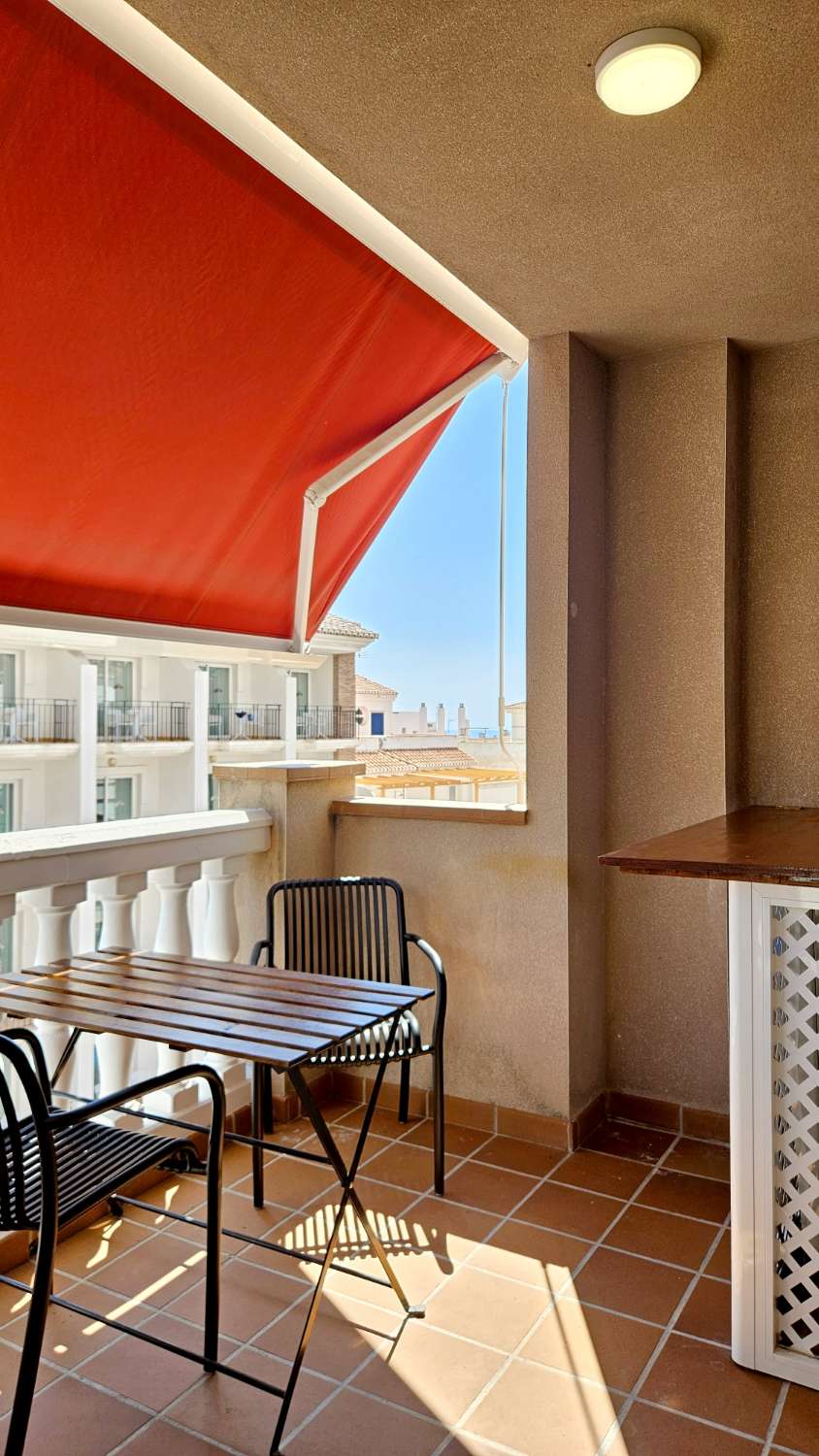 A well-appointed flat in the city centre... & a terrace with views to the sea and the old town!