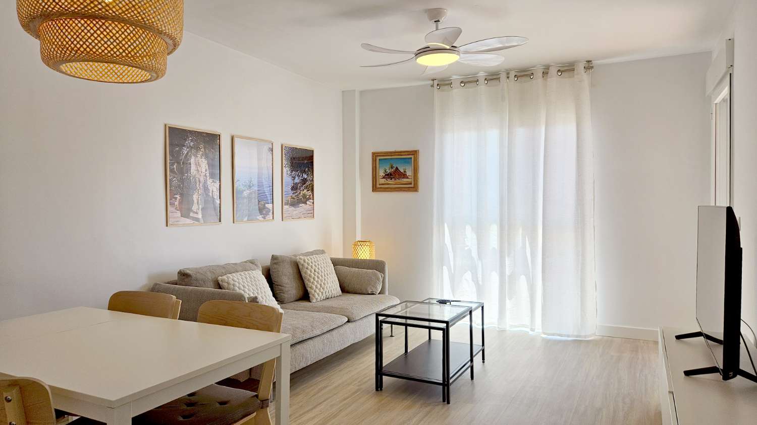 A well-appointed flat in the city centre... & a terrace with views to the sea and the old town!