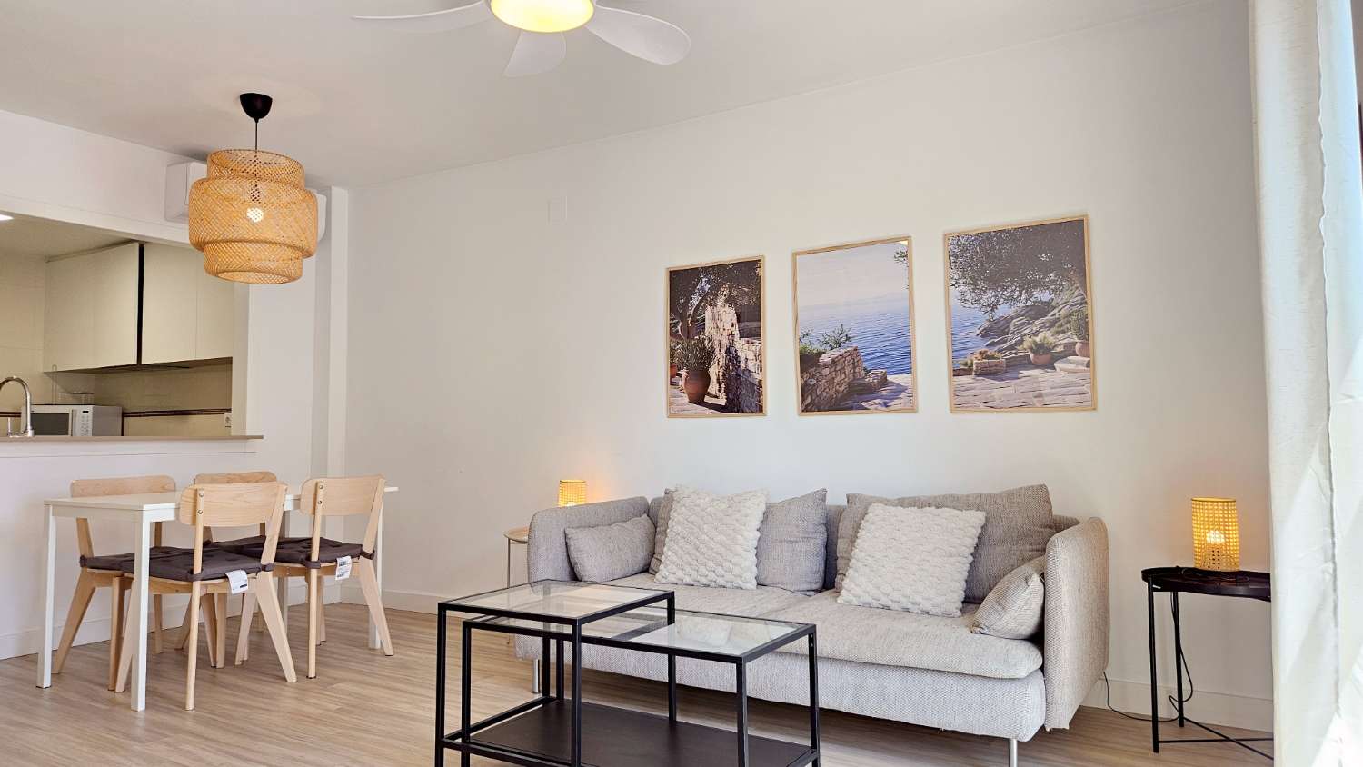 A well-appointed flat in the city centre... & a terrace with views to the sea and the old town!