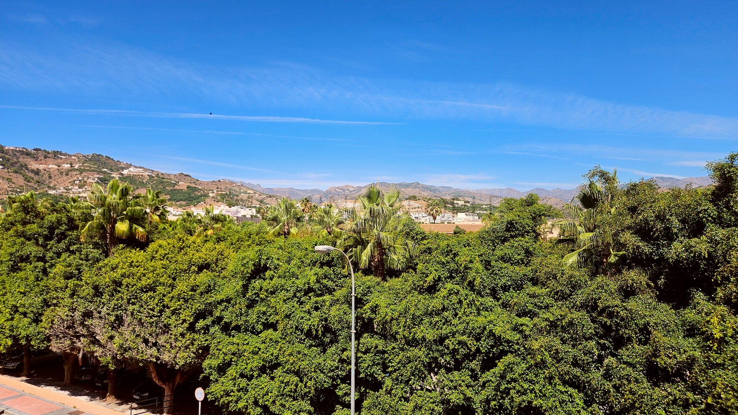 Amplio piso recién reformado con terraza, situado en una zona muy demandada