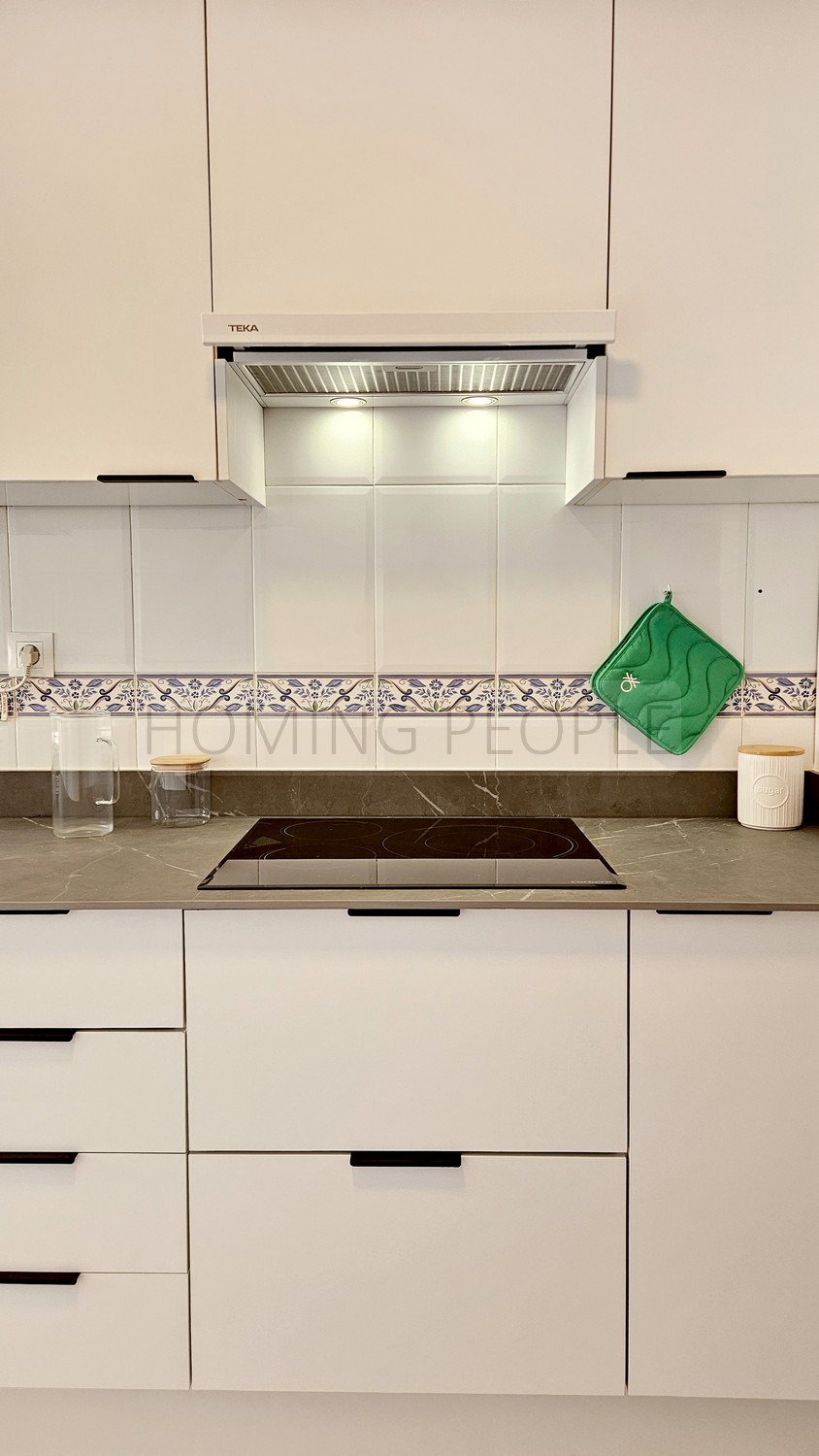Amplio piso recién reformado con terraza, situado en una zona muy demandada