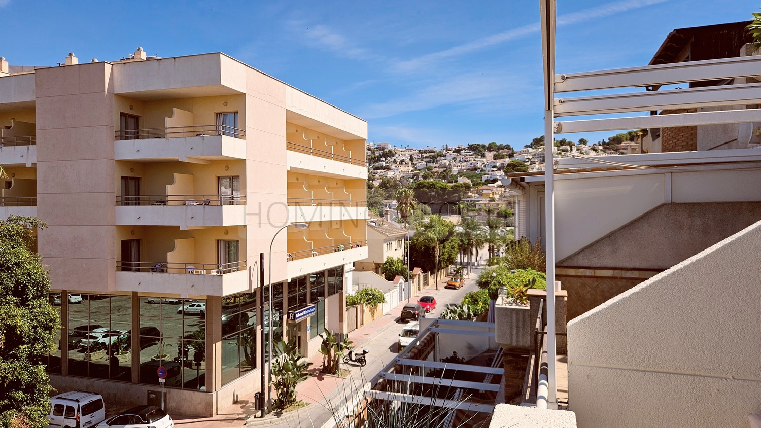 Amplio piso recién reformado con terraza, situado en una zona muy demandada
