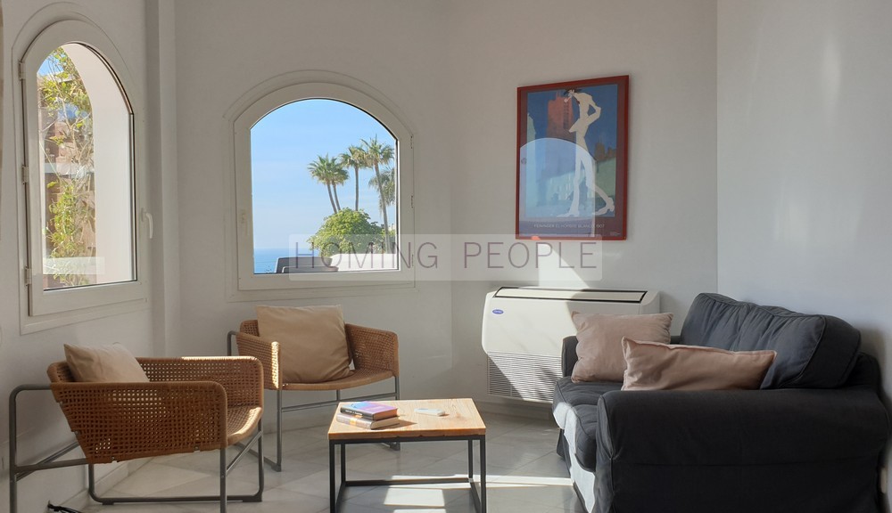 Family villa with large guest apartment… right above the sea!