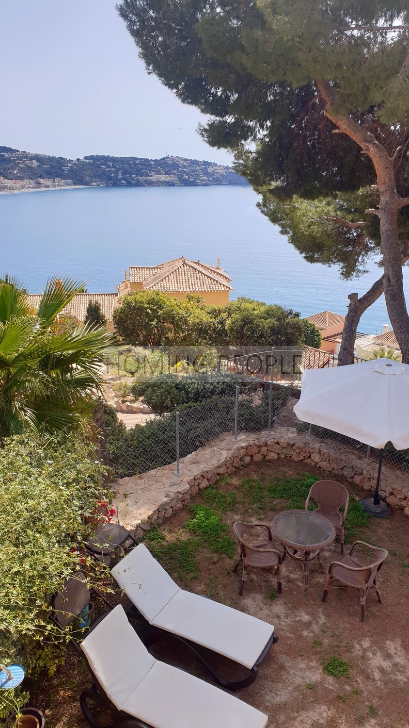 Precioso semiadosado con jardín y unas maravillosas vistas al mar
