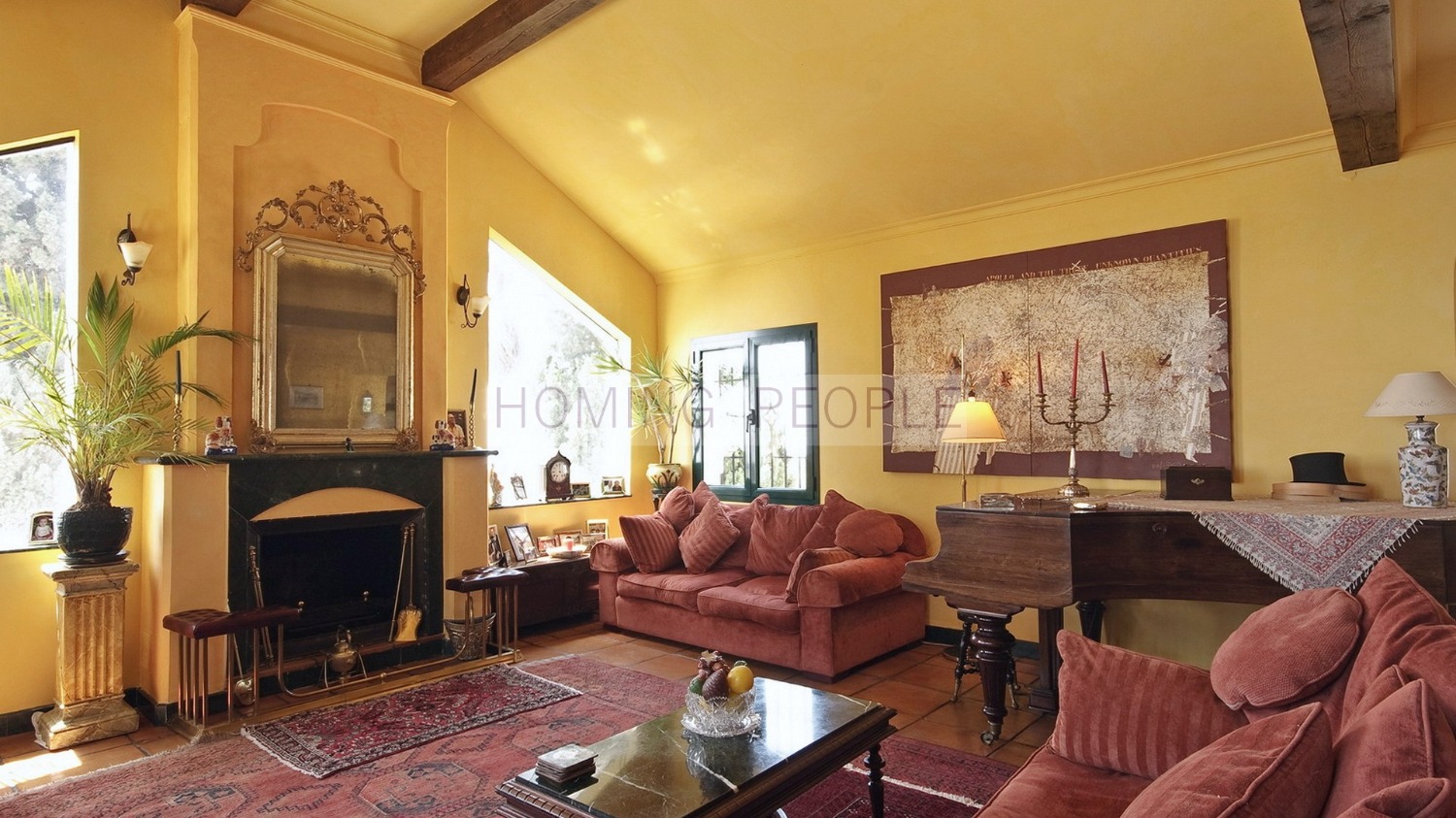 Chalet inmaculado con fantásticos jardines, piscina y casita de invitados.