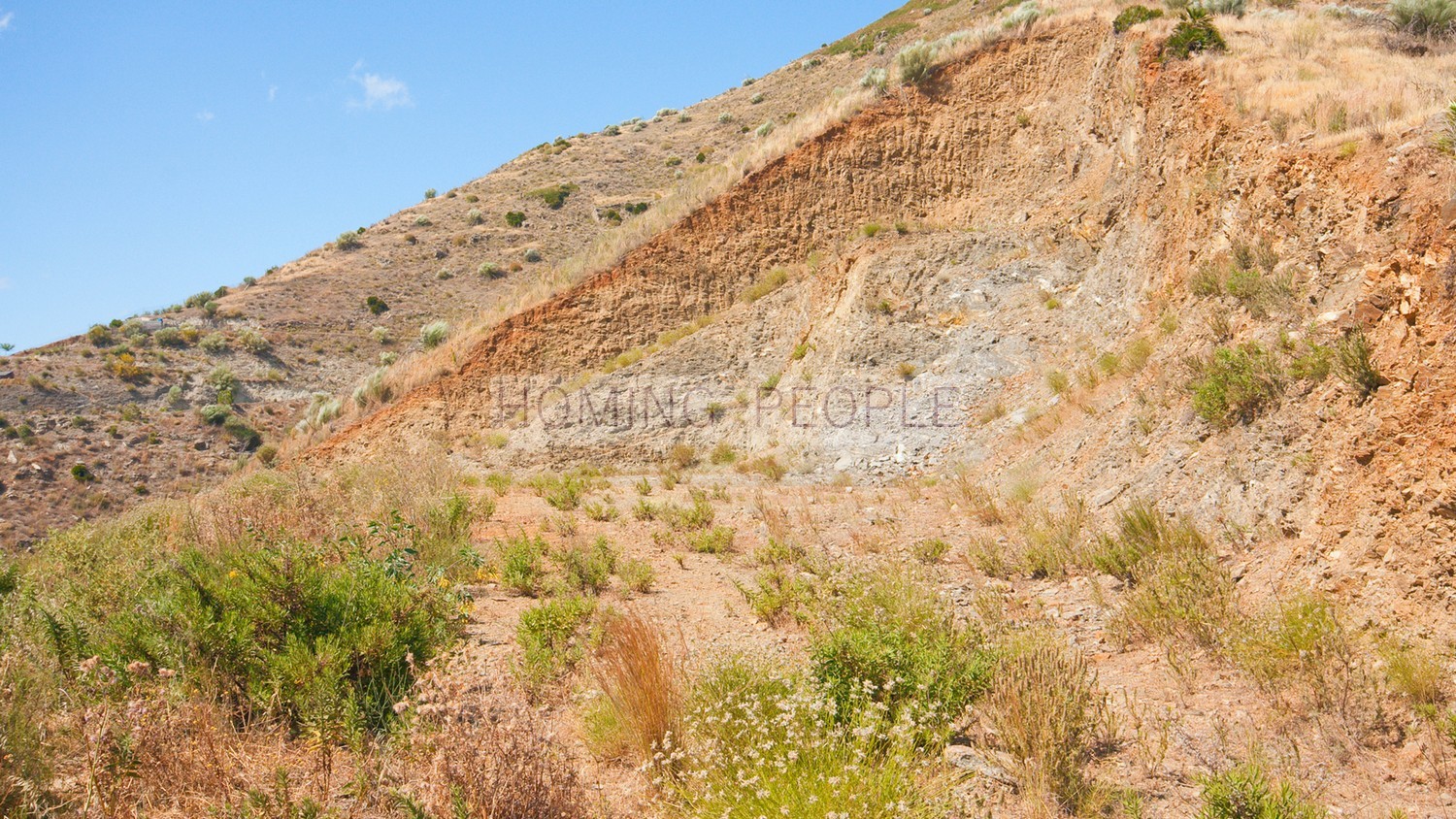 Terrain avec esplanade et des vues panoramiques sur la baie, à vous couper le souffle !