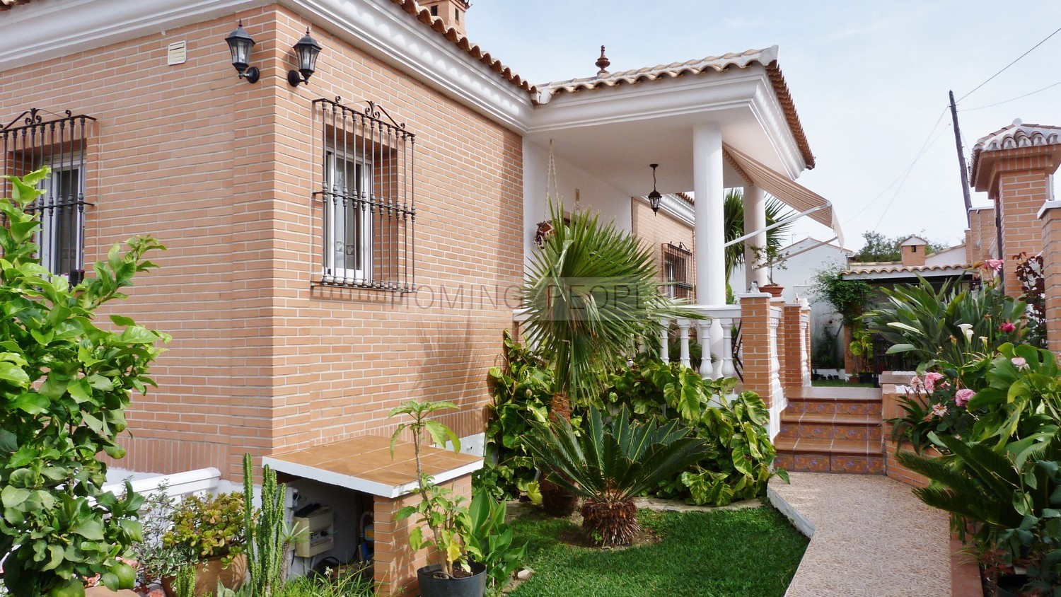 Quality villa, recently built as 3 independent apartments