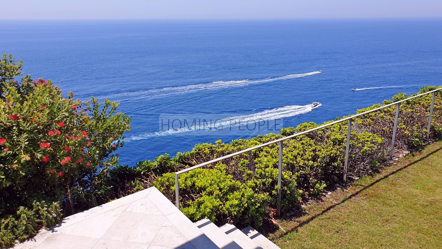 NO DISPONIBLE_Preciosa villa de diseño moderno en un acantilado sobre el mar