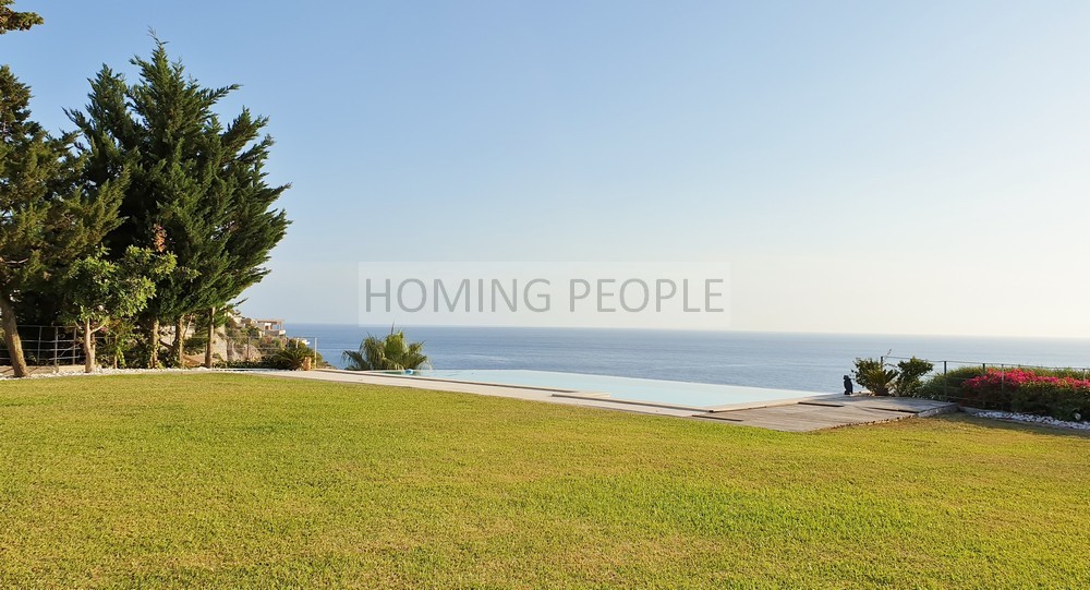 Espectacular chalet con mucho encanto; distribución interna ideal para compartir o recibir familiares