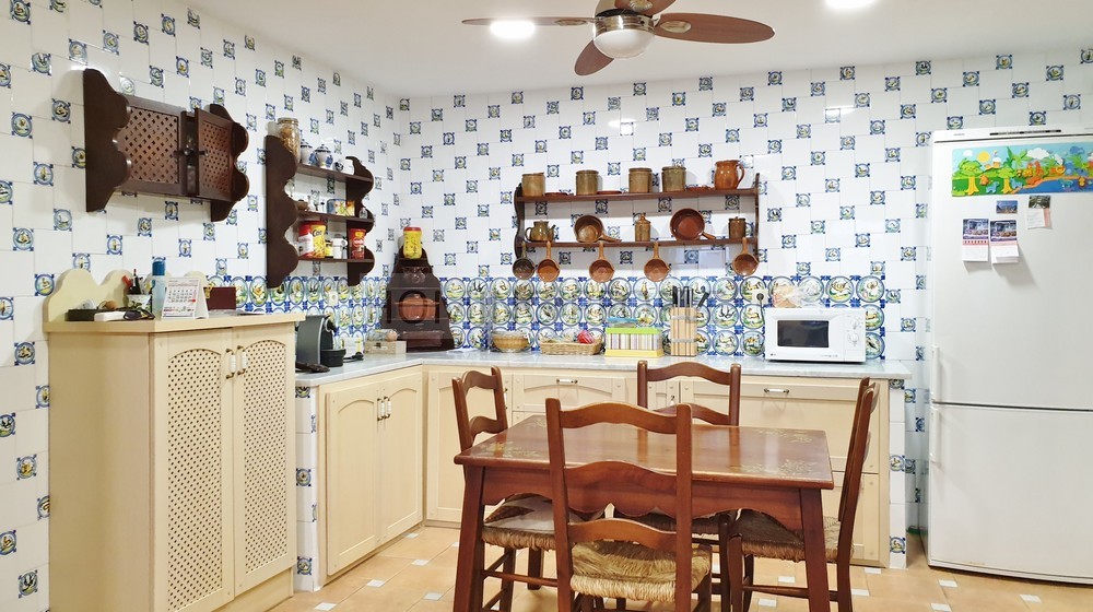 Espectacular chalet con mucho encanto; distribución interna ideal para compartir o recibir familiares