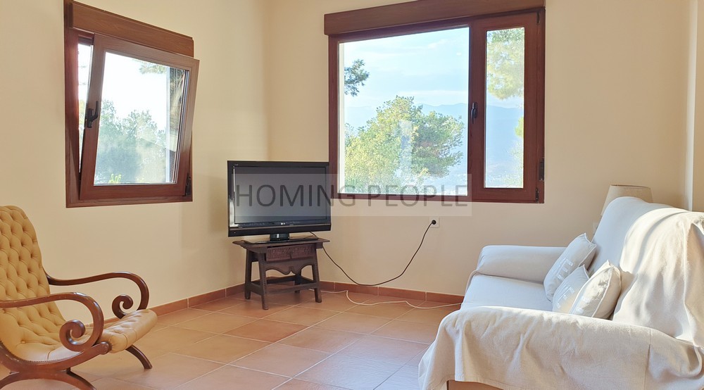 Espectacular chalet con mucho encanto; distribución interna ideal para compartir o recibir familiares