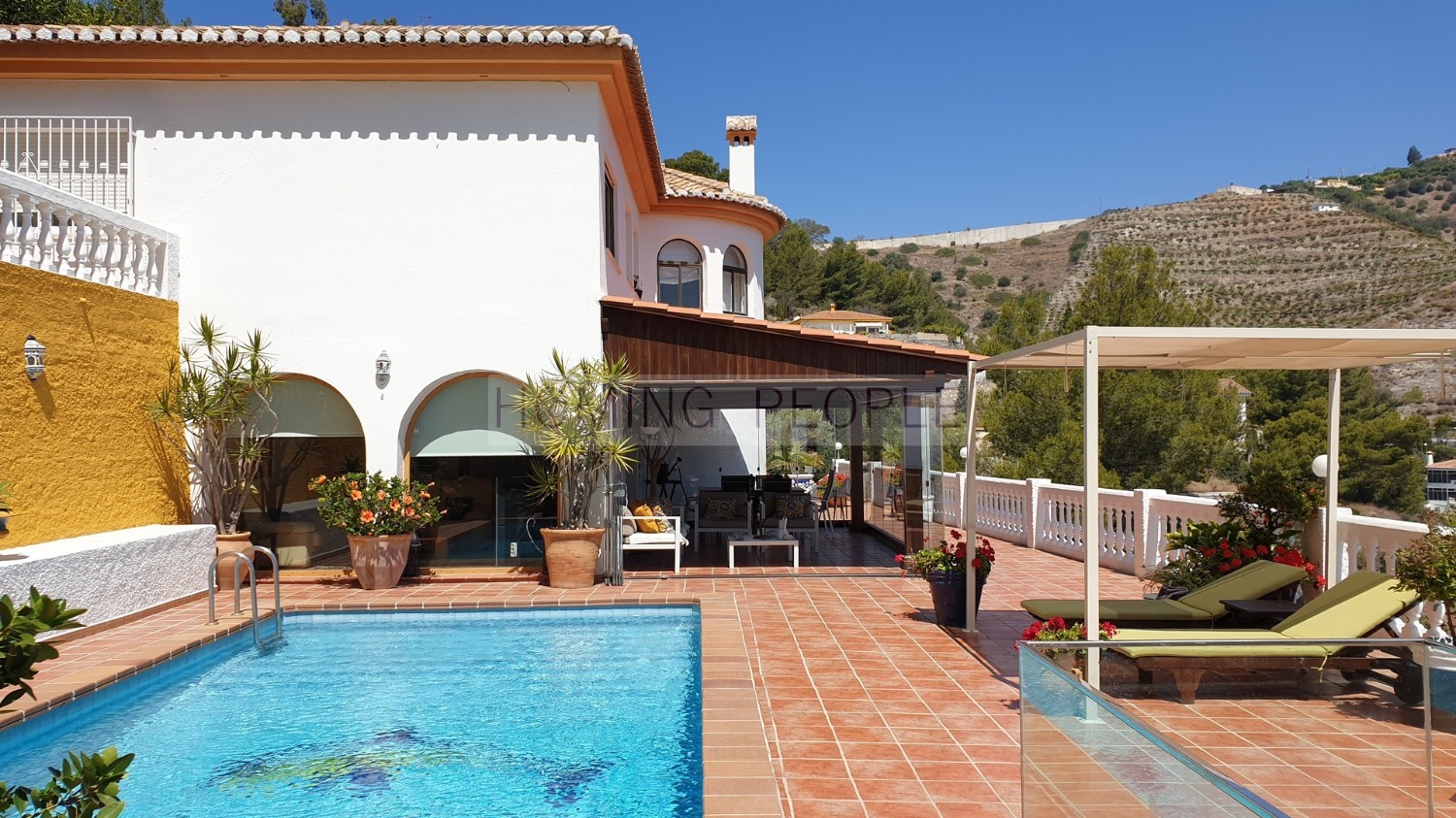 VENDIDO_Villa con piscina y vistas al mar, situado en zona residencial muy apreciada