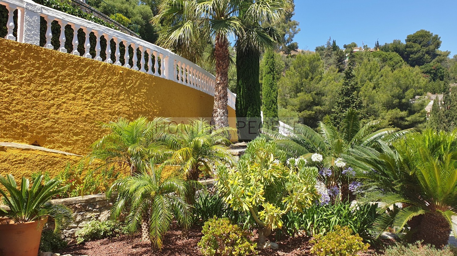 VENDIDO_Villa con piscina y vistas al mar, situado en zona residencial muy apreciada