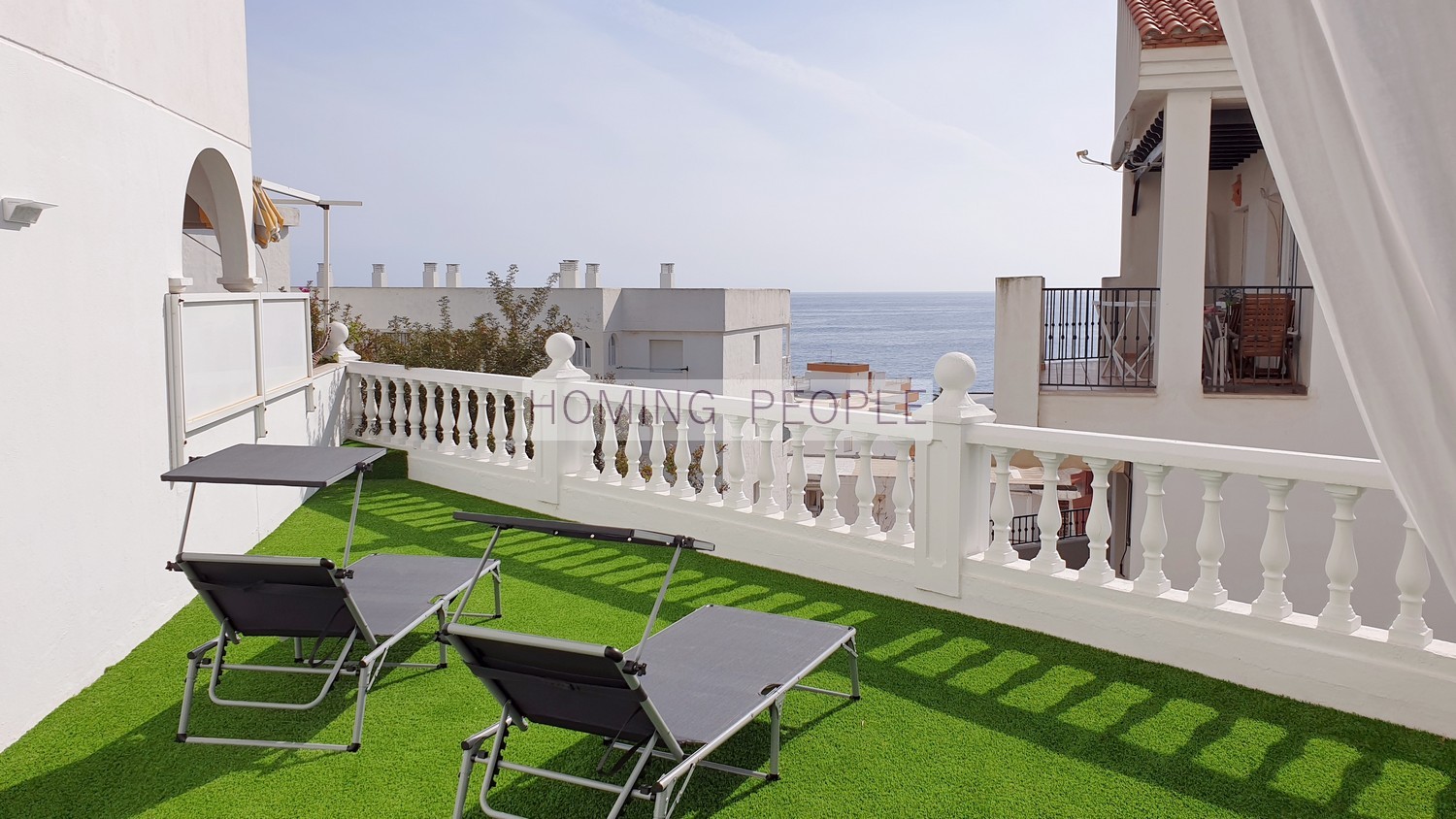 Piso reformado moderno con mucha terraza y vistas al mar!