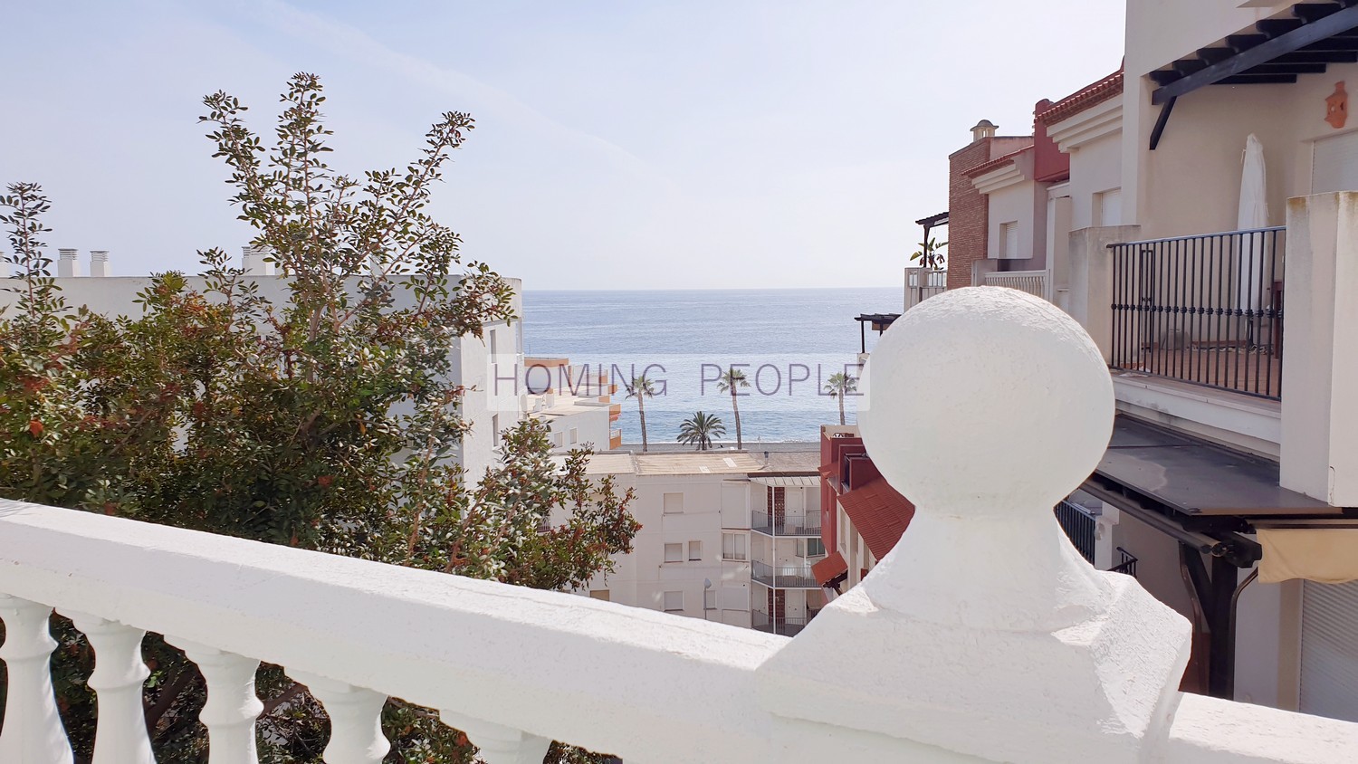 Refurbished apartment with great terrace and sea views !