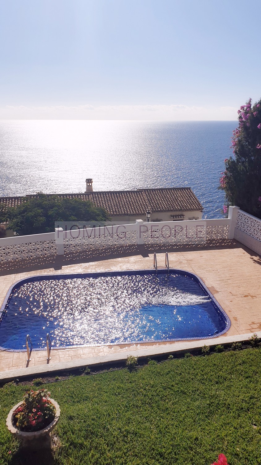 APALABRADO_Chalet reformado y familiar con piscina y panorámicas vistas al mar