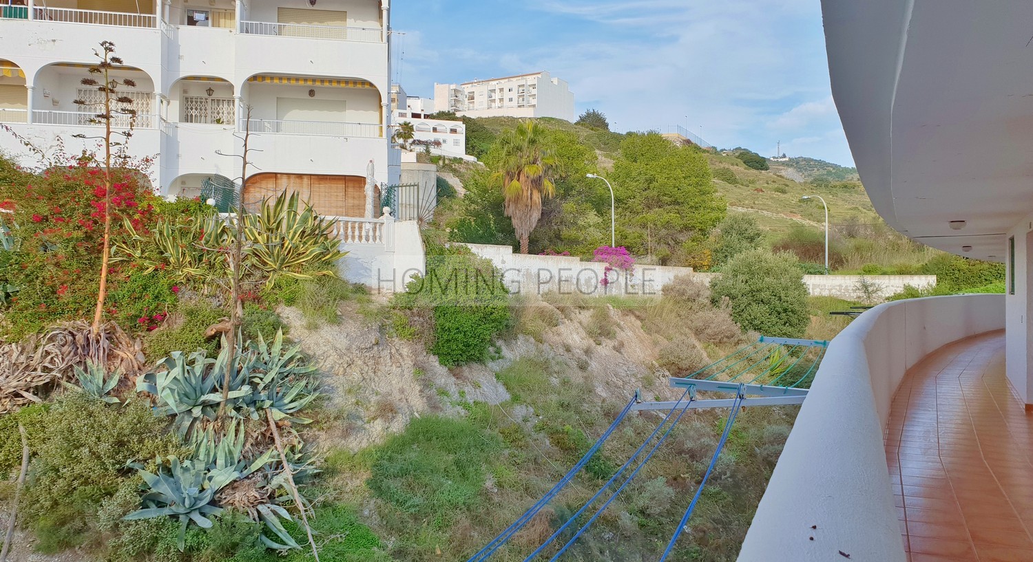 Piso amplio con bonita terraza con vistas al mar
