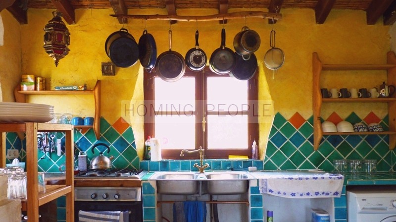 Cortijo con dos casas adosadas a reformar con mucho potencial, entorno natural y aislado bordeando un arroyo
