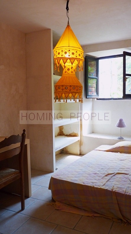 Cortijo con dos casas adosadas a reformar con mucho potencial, entorno natural y aislado bordeando un arroyo