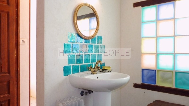 Cortijo con dos casas adosadas a reformar con mucho potencial, entorno natural y aislado bordeando un arroyo