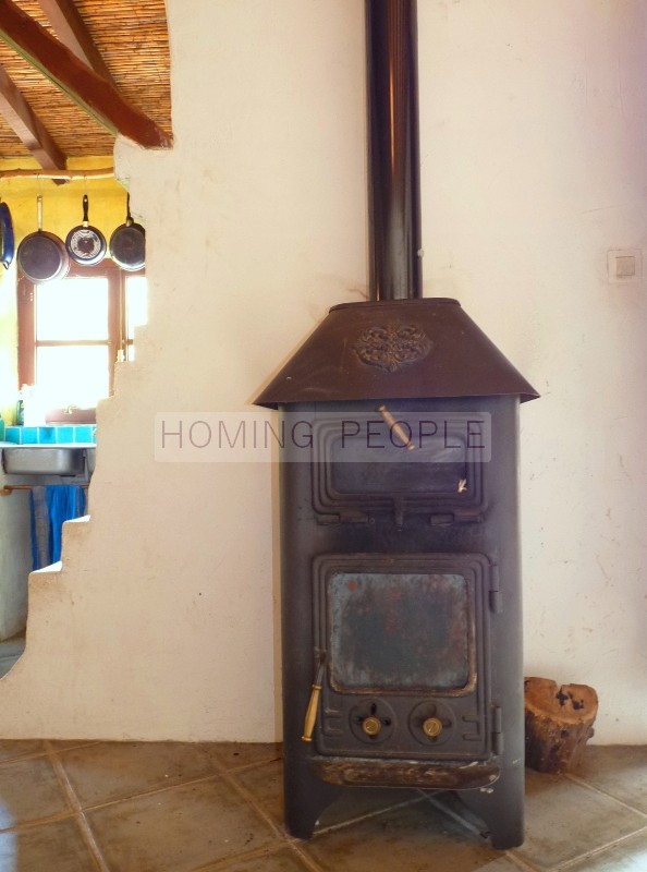 Cortijo con dos casas adosadas a reformar con mucho potencial, entorno natural y aislado bordeando un arroyo