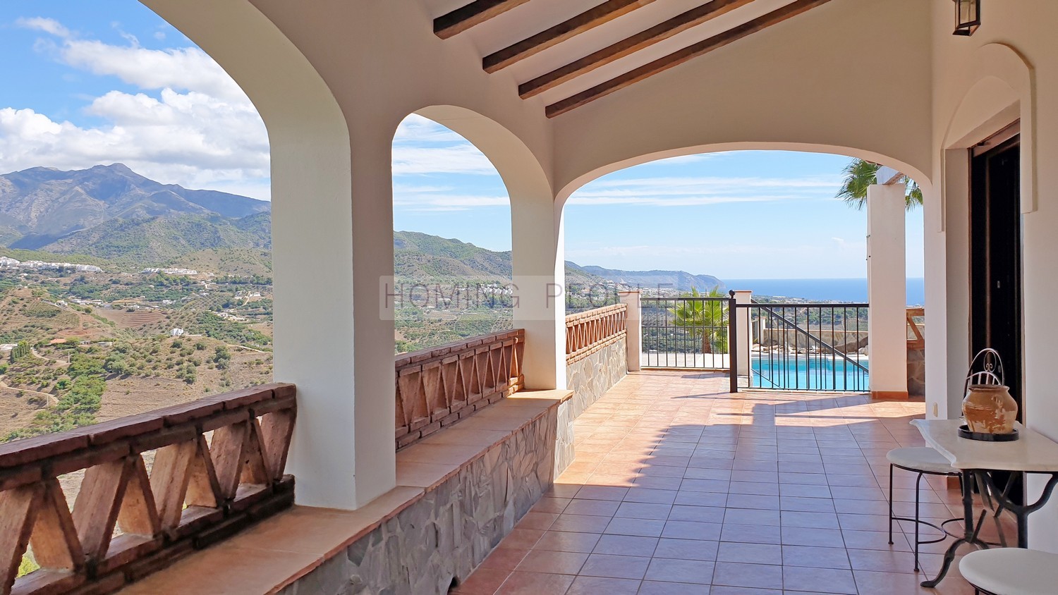 RENTED OUT: Large country villa with pool and sea views