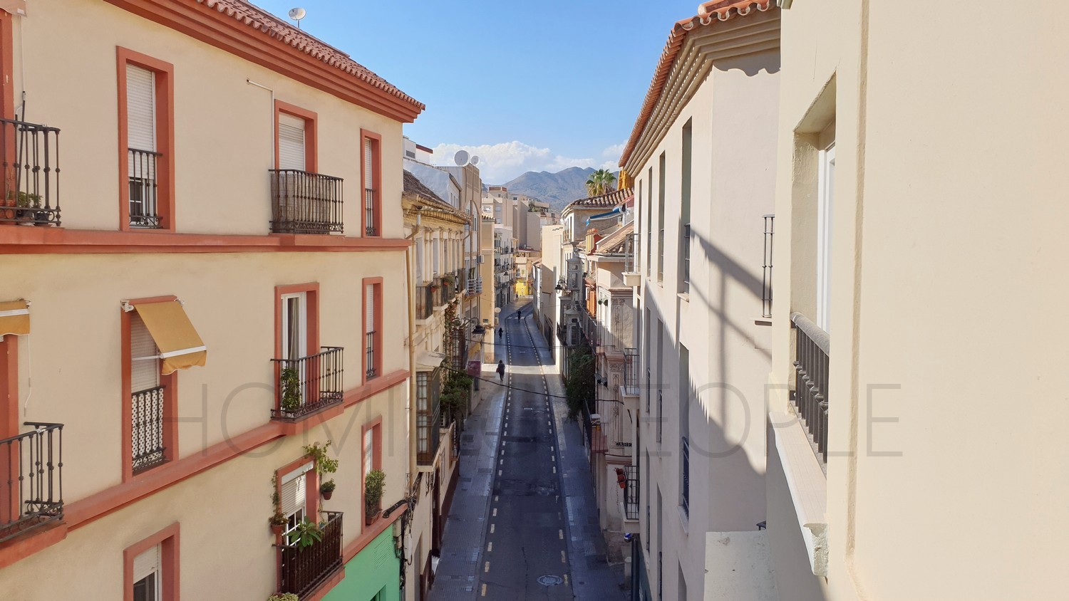 [ALQUILADO]: Apartamento nuevo sin amueblar: Mucha luz en edificio céntrico y con encanto